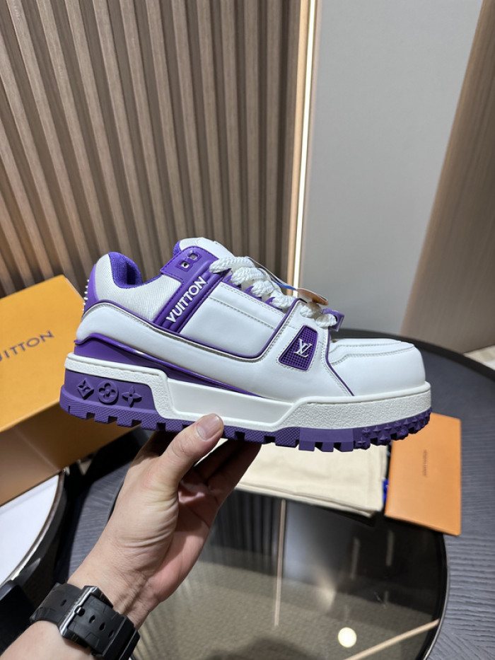 L0VT SNEAKER