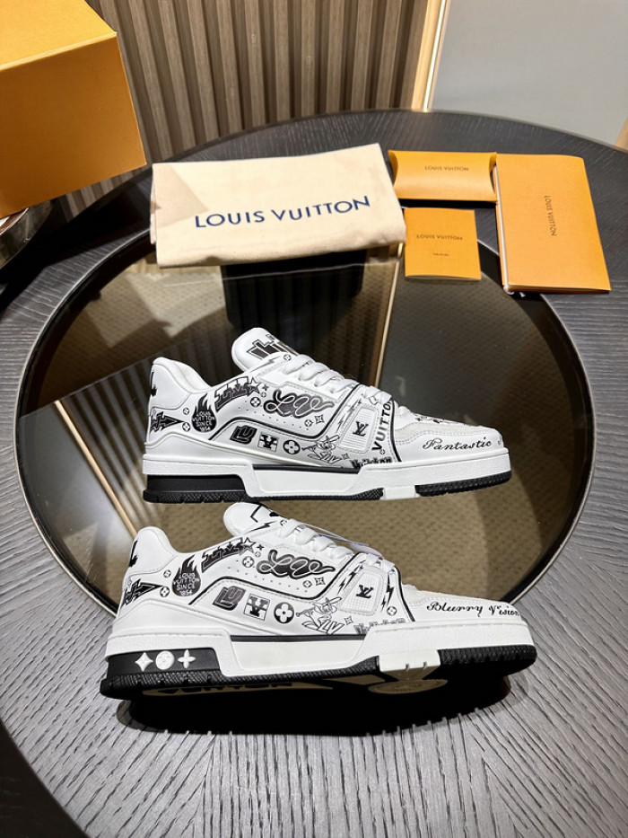 L0VT SNEAKER