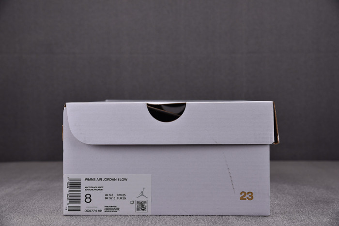 Air Jordan 1 Low "Panda" DC0774-101