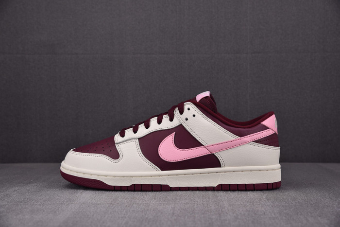 NIKE DUNK LOW Valentine''s Day DR9705-100