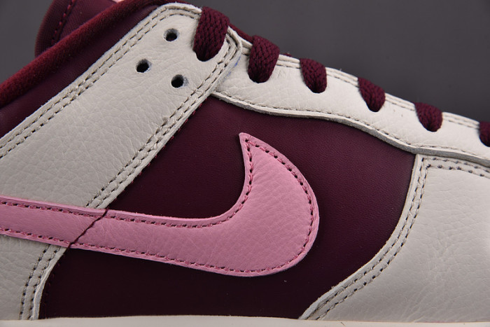 NIKE DUNK LOW Valentine