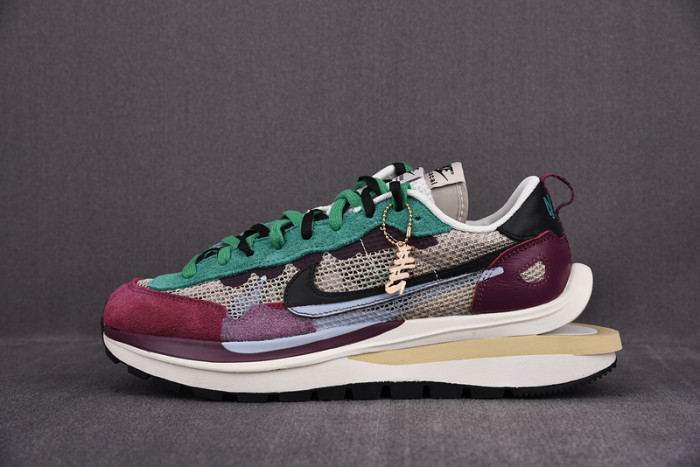 SACAI X NIKE VAPORWAFFLE 